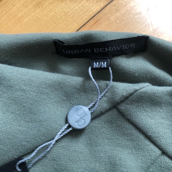 Urban behavior skirt - Picture 2 of 3